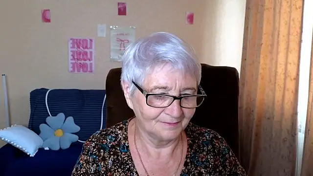 Sandra Snowflake online show from 06/29/26, 03:57