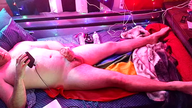 Snapshot of cumfun110 chatting on 11/16/25, 12:16 cumfun110 online show from 11/16/25, 12:16