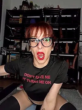 MirianaB online show from 11/23/25, 10:20