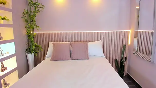 Snapshot of GeorginaReyes chatting on 12/14/25, 05:29 GeorginaReyes online show from 12/14/25, 05:29