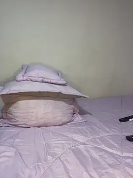 Snapshot of Ohno101 chatting on 02/28/25, 05:15 Ohno101 online show from 02/28/25, 05:15