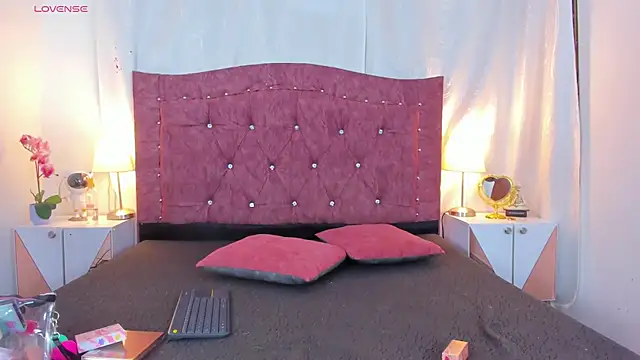 ValentinaGuerra online show from 11/29/25, 10:24