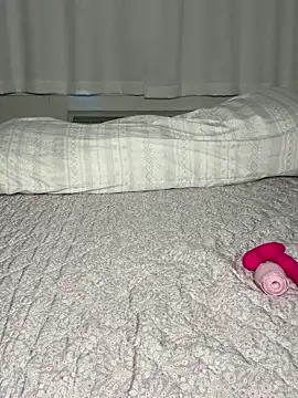 Snapshot of skybeatrice7 chatting on 03/12/25, 09:03 skybeatrice7 online show from 03/12/25, 09:03