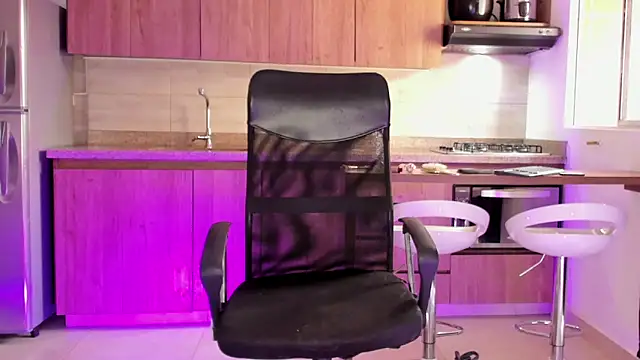 Snapshot of valeria__lewiis chatting on 02/23/25, 02:57 valeria  lewiis online show from 02/23/25, 02:57