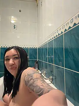 Snapshot of Naughtbaby_2025 chatting on 07/17/26, 01:29 Naughtbaby 2025 online show from 07/17/26, 01:29
