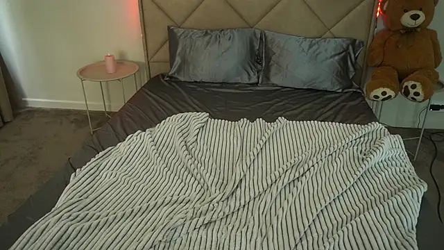 PaigePrado online show from 05/13/26, 05:49