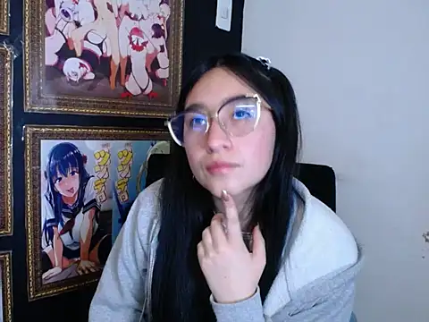 Snapshot of Arielle_lov chatting on 02/17/25, 03:47 Arielle lov online show from 02/17/25, 03:47