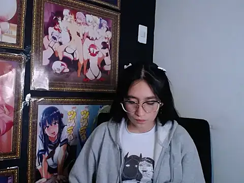 Snapshot of Arielle_lov chatting on 02/17/25, 09:56 Arielle lov online show from 02/17/25, 09:56