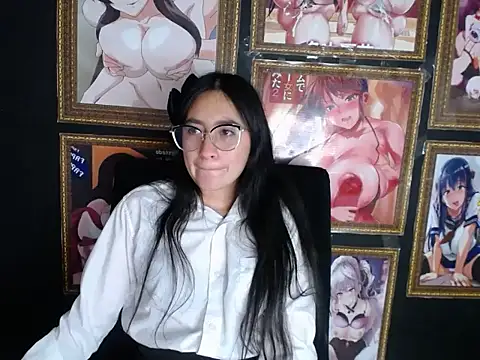 Snapshot of Arielle_lov chatting on 02/18/25, 02:38 Arielle lov online show from 02/18/25, 02:38