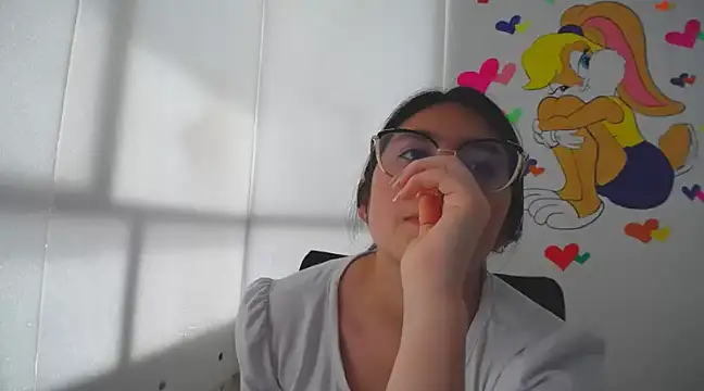 Snapshot of Arielle_lov chatting on 02/27/25, 05:36 Arielle lov online show from 02/27/25, 05:36