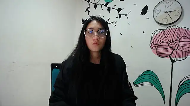 Snapshot of Arielle_lov chatting on 02/28/25, 03:26 Arielle lov online show from 02/28/25, 03:26