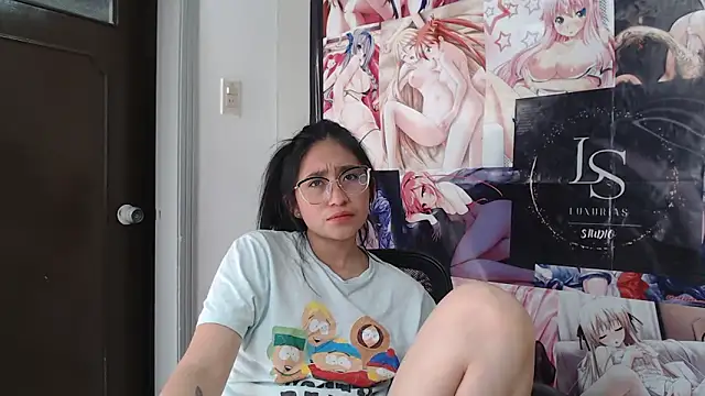 Snapshot of Arielle_lov chatting on 03/03/25, 05:50 Arielle lov online show from 03/03/25, 05:50