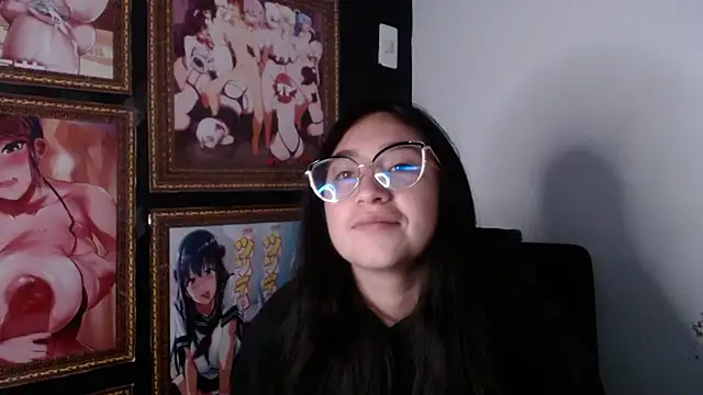 Snapshot of Arielle_lov chatting on 03/05/25, 11:49 Arielle lov online show from 03/05/25, 11:49