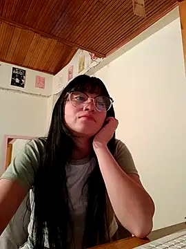 Snapshot of Arielle_lov chatting on 10/03/25, 02:30 Arielle lov online show from 10/03/25, 02:30