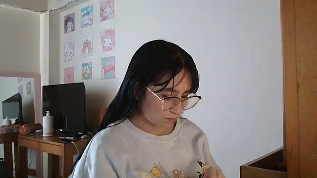 Snapshot of Arielle_lov chatting on 11/03/25, 09:38 Arielle lov online show from 11/03/25, 09:38