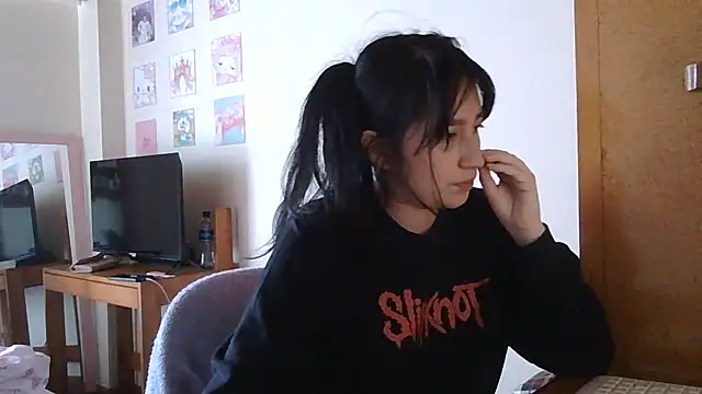 Snapshot of Arielle_lov chatting on 11/10/25, 06:07 Arielle lov online show from 11/10/25, 06:07