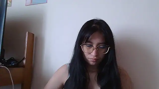 Snapshot of Arielle_lov chatting on 01/15/26, 09:18 Arielle lov online show from 01/15/26, 09:18