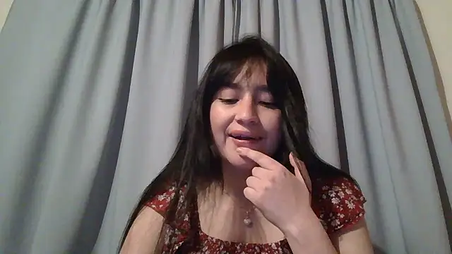 Snapshot of Arielle_lov chatting on 01/18/26, 02:37 Arielle lov online show from 01/18/26, 02:37