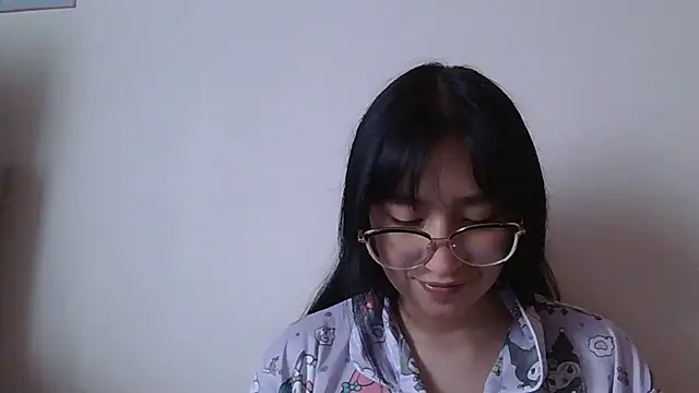 Snapshot of Arielle_lov chatting on 01/18/26, 05:28 Arielle lov online show from 01/18/26, 05:28