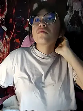 Snapshot of Arielle_lov chatting on 04/06/26, 10:38 Arielle lov online show from 04/06/26, 10:38