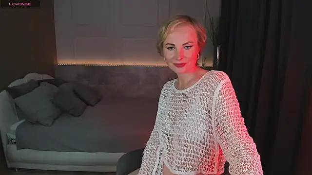Snapshot of Sandra_Kind chatting on 03/07/25, 11:29 Sandra Kind online show from 03/07/25, 11:29