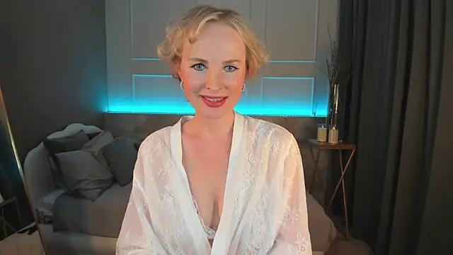 Snapshot of Sandra_Kind chatting on 03/18/25, 05:31 Sandra Kind online show from 03/18/25, 05:31