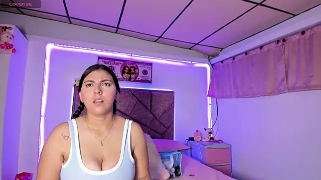 Snapshot of Cristal_Smith20 chatting on 11/27/25, 01:18 Cristal Smith20 online show from 11/27/25, 01:18