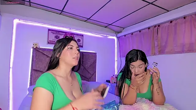 Snapshot of Cristal_Smith20 chatting on 12/02/25, 10:05 Cristal Smith20 online show from 12/02/25, 10:05