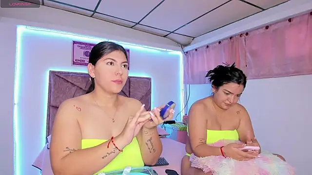 Snapshot of Cristal_Smith20 chatting on 12/19/25, 12:56 Cristal Smith20 online show from 12/19/25, 12:56