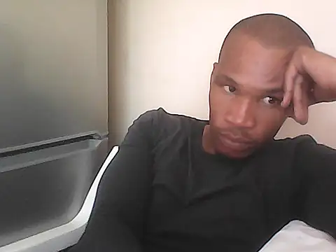 Snapshot of TwistedR chatting on 02/07/26, 10:41 TwistedR online show from 02/07/26, 10:41