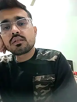 Snapshot of hornypurush chatting on 12/02/25, 04:24 hornypurush online show from 12/02/25, 04:24