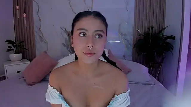 Snapshot of miss_martiina chatting on 10/26/25, 03:45 miss martiina online show from 10/26/25, 03:45