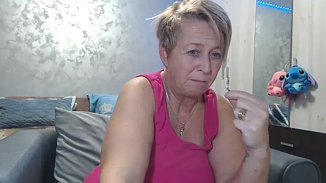 RosesandLillies online show from 01/11/26, 06:35