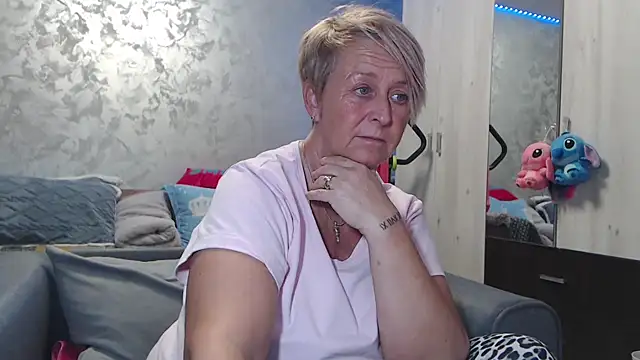 RosesandLillies online show from 03/10/26, 04:45