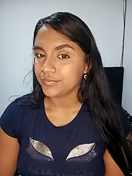 Snapshot of victoria_roussee chatting on 02/25/25, 12:24 victoria roussee online show from 02/25/25, 12:24