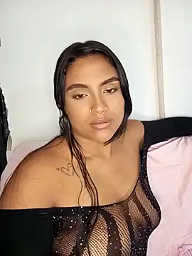 Snapshot of victoria_roussee chatting on 03/07/25, 08:02 victoria roussee online show from 03/07/25, 08:02