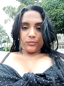 Snapshot of victoria_roussee chatting on 03/07/25, 12:12 victoria roussee online show from 03/07/25, 12:12