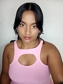 Snapshot of victoria_roussee chatting on 03/13/25, 09:32 victoria roussee online show from 03/13/25, 09:32