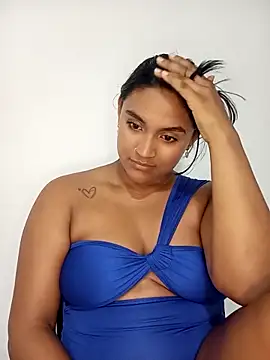 Snapshot of victoria_roussee chatting on 03/20/25, 09:26 victoria roussee online show from 03/20/25, 09:26