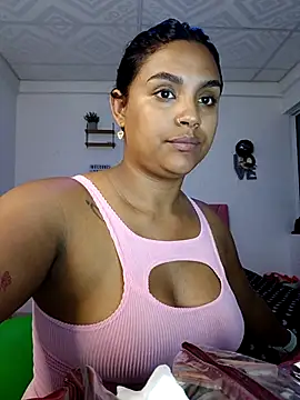 Snapshot of victoria_roussee chatting on 10/23/25, 09:52 victoria roussee online show from 10/23/25, 09:52