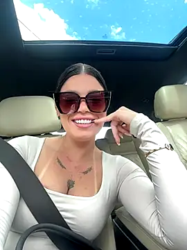 Snapshot of segb chatting on 10/20/25, 03:45 segb online show from 10/20/25, 03:45