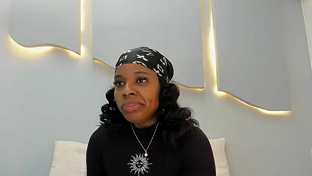 EmilyDiaaz online show from 04/20/26, 12:30