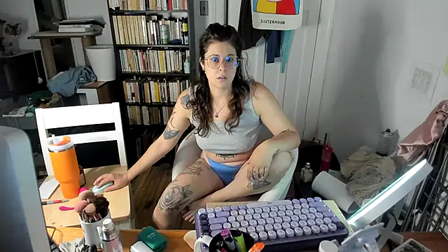 Snapshot of Rosiee69_ chatting on 10/25/25, 01:07 Rosiee69  online show from 10/25/25, 01:07