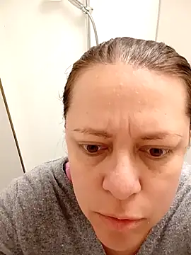 Snapshot of Conejta chatting on 03/08/25, 11:48 Conejta online show from 03/08/25, 11:48