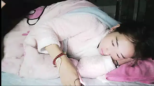 hebe-02 online show from 12/14/25, 02:55