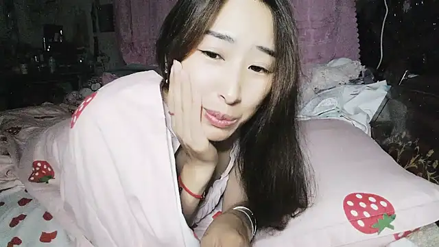Snapshot of hebe-02 chatting on 06/18/26, 04:33 hebe-02 online show from 06/18/26, 04:33
