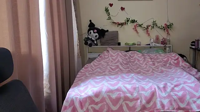 boozekirs  online show from 02/16/26, 08:21