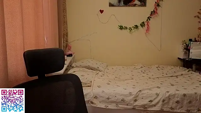 boozekirs  online show from 05/18/26, 03:02