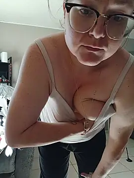 HTXBELLE online show from 11/05/25, 07:25