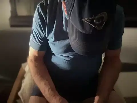 Snapshot of DominantDong chatting on 11/30/25, 12:09 DominantDong online show from 11/30/25, 12:09